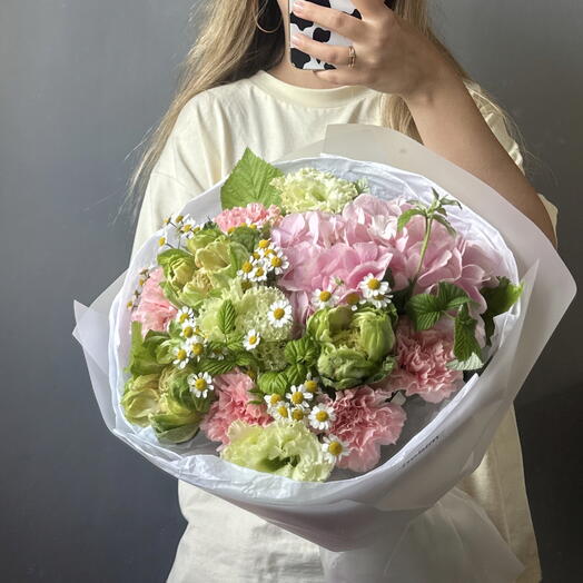 Букет с розой Вегги и гортензией🌸💚