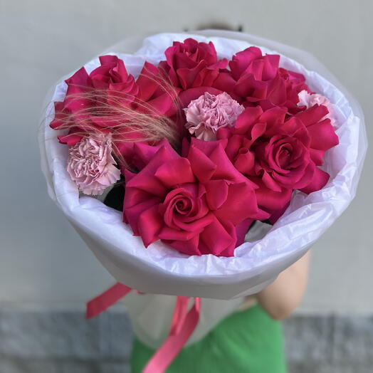 Малиновые розы, диантусы и ковыль🌸 / цветы с доставкой в Уфе