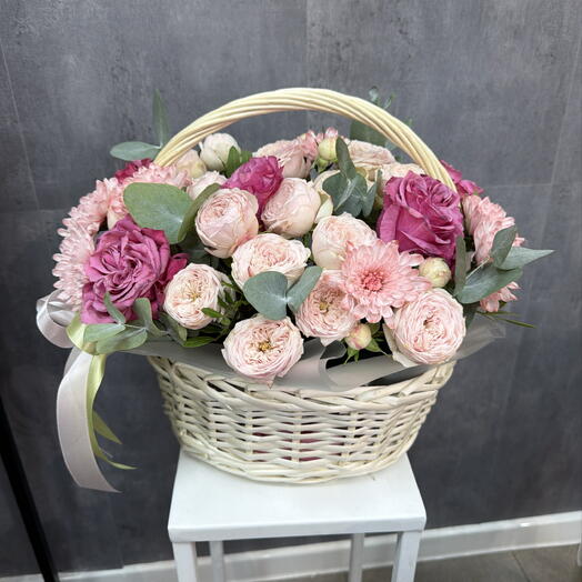 Корзина с кустовыми розамм🌸