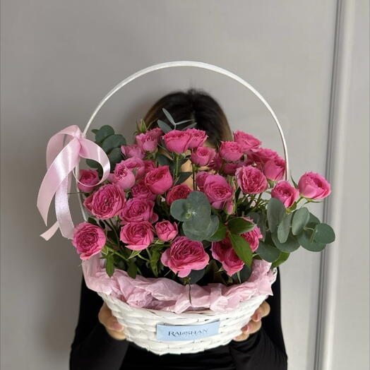 Корзина кустовых роз