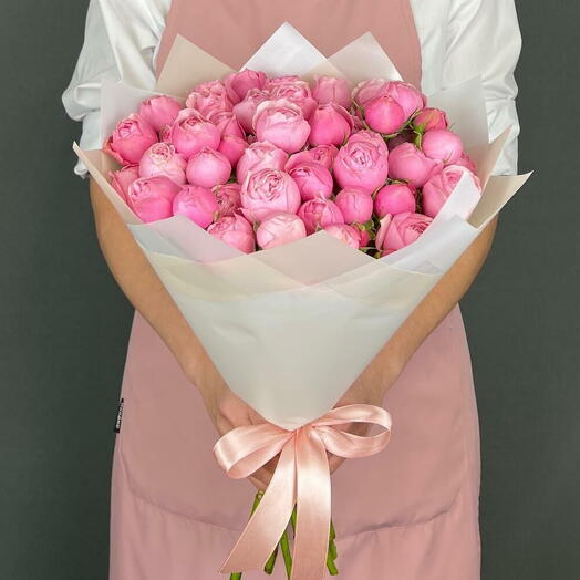 Букет из кустовой розы сорта Silva Pink