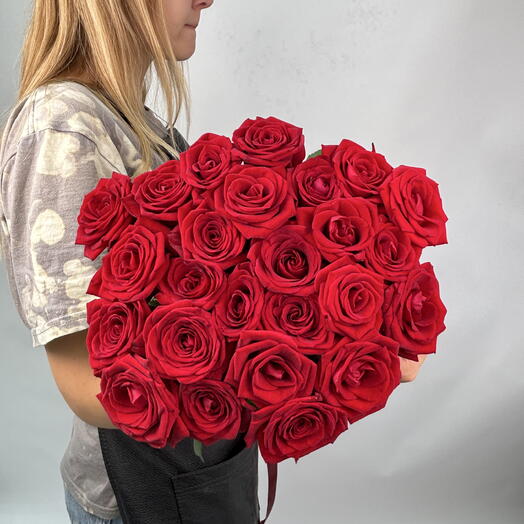 Красные розы 25 шт
