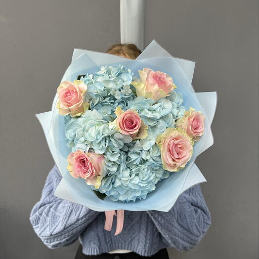 Букет Голубая Гортензия и Розы 💙
