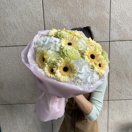 Букет с лимонными герберами