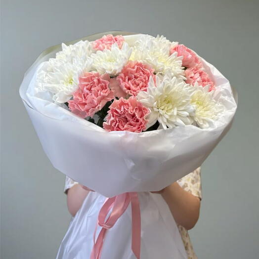 Букет с диантусами и кустовой хризантемой 🌸