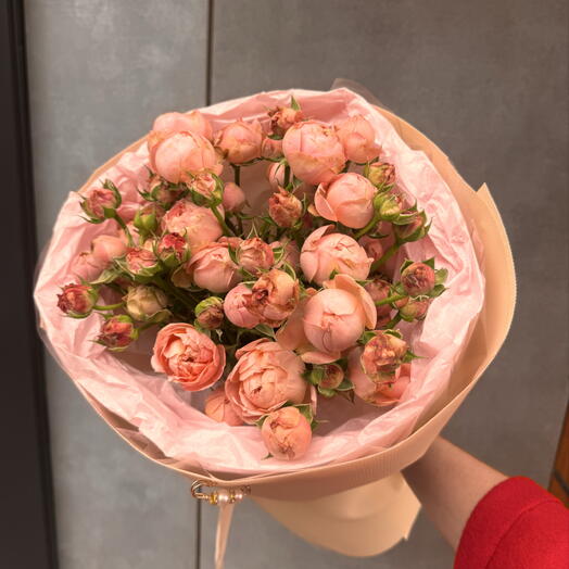 Моно букет с кустовой розой