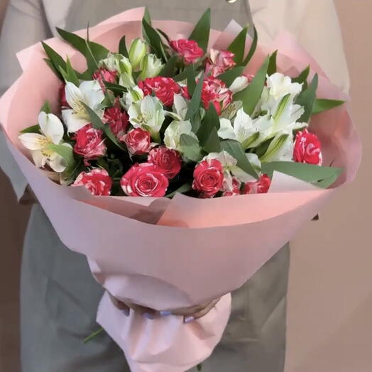 Кустовые розы и альстромерия 💐