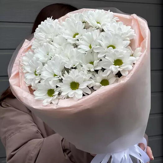 Букет из 5 кустовых белых ромашковых хризантем
