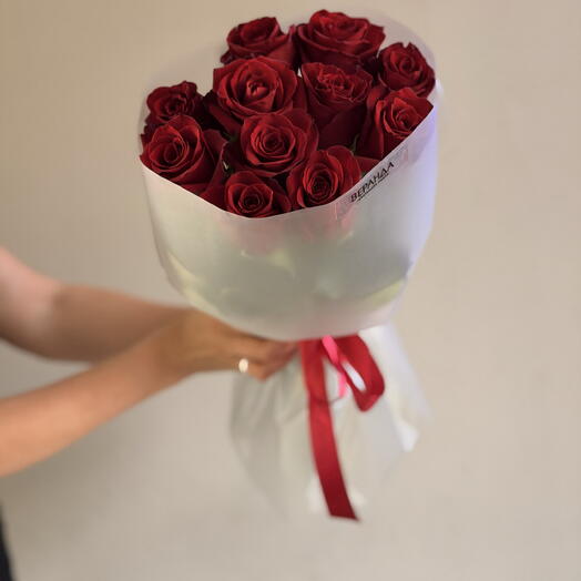 11 Ecuadorian roses