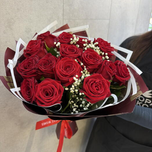 Букет из 15 роз красные