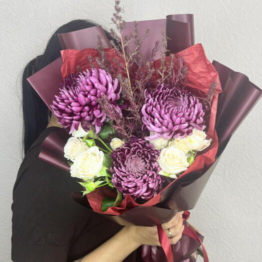 Бигуди, авторский букет из хризантем и роз кустовых🌸