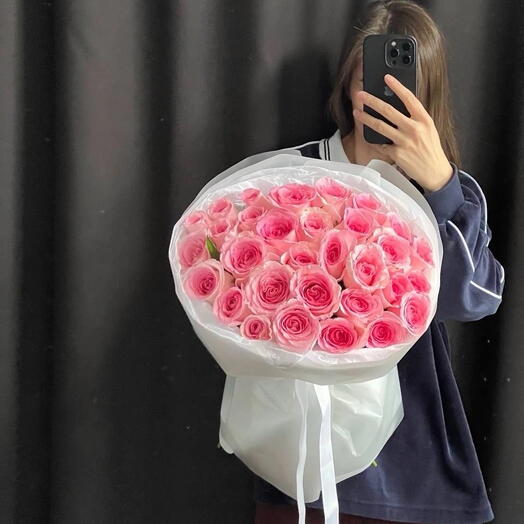 Букет из 31 розовой розы