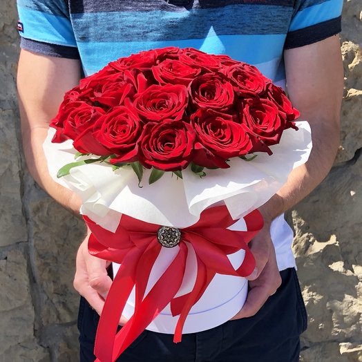 Cilindro de 29 rosas rojas red Naomi