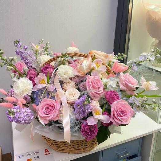 Cesta grande con flores