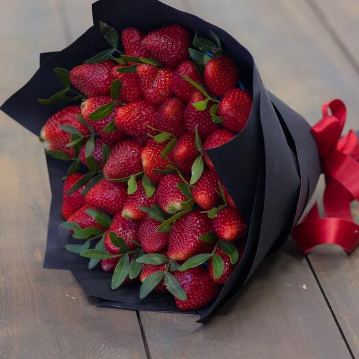 Клубничный букет