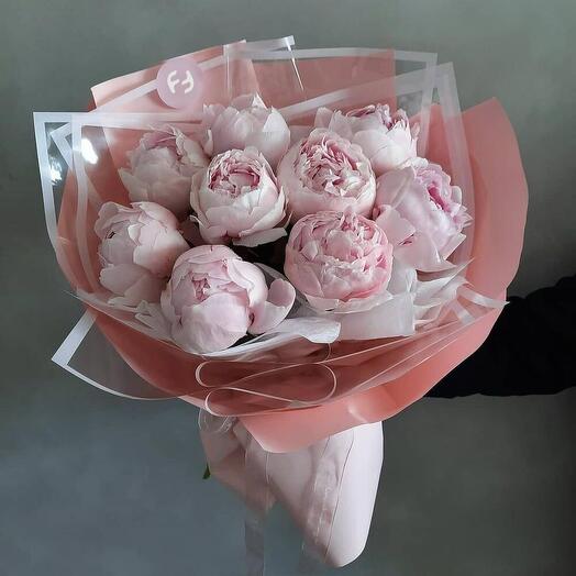 Bouquet of 9 Premium peonies
