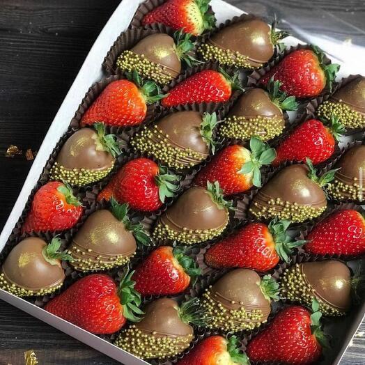 Set of Chocolate-covered strawberries "Passion"
