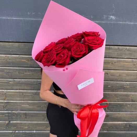 A bag of red roses