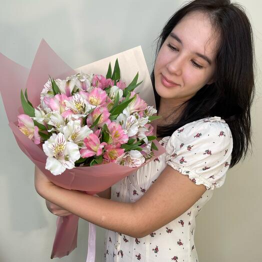 Bouquet of 11 Alstroemeria in designer packaging