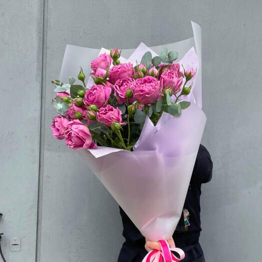 Ramo de rosas Con Eucalipto
