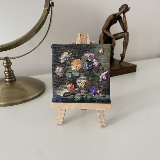 Мини мольберт с натюрмортом из цветов