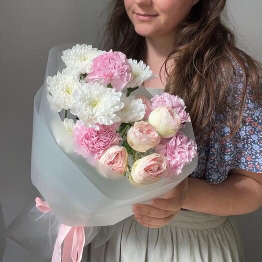 Ramo de crisantemo, rosa y clavel