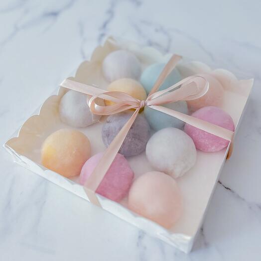 Набор ассорти Моти из 12 штук в подарок на праздник