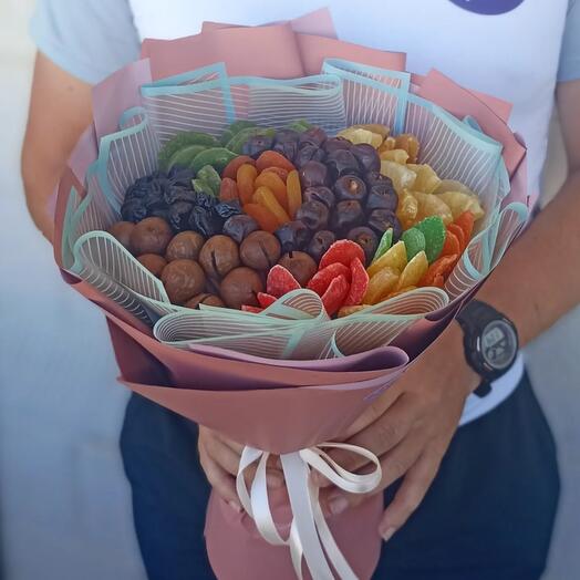 Букет из орехов и сухофруктов " Азия"