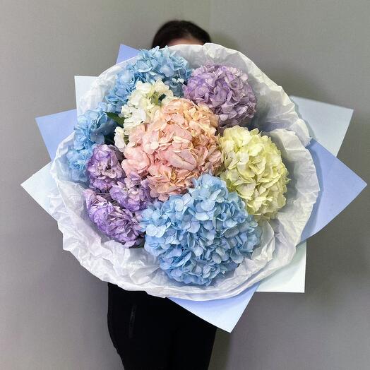 Пышный букет из гортензий)