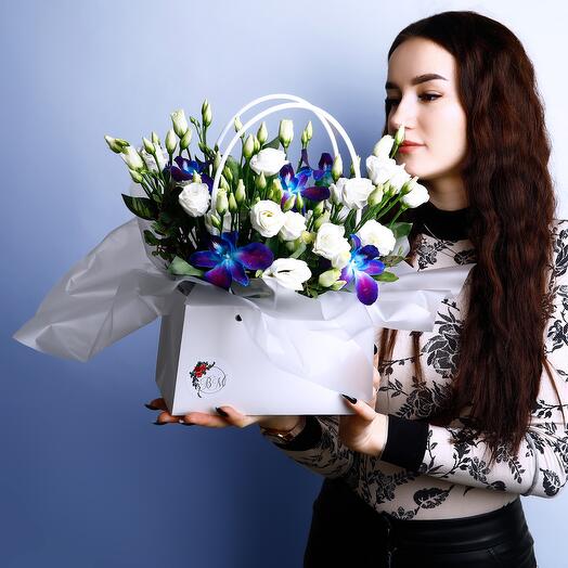 Eustoma with dendrobium in a handbag
