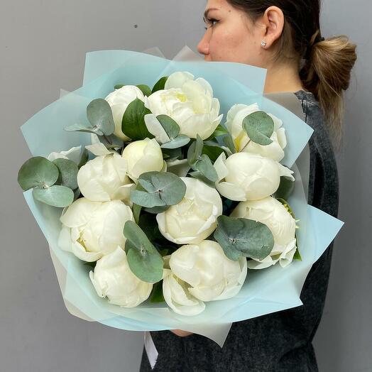 11 белых пион с эвкалиптом ☘️(0006) peony