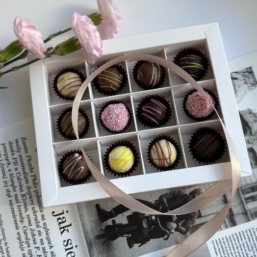 Ассорти шоколадных трюфелей с сыром 12 шт