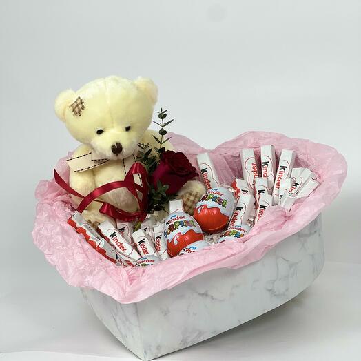 Мимимишка🧸 коробка сердце с игрушкой и сладостями 🩷