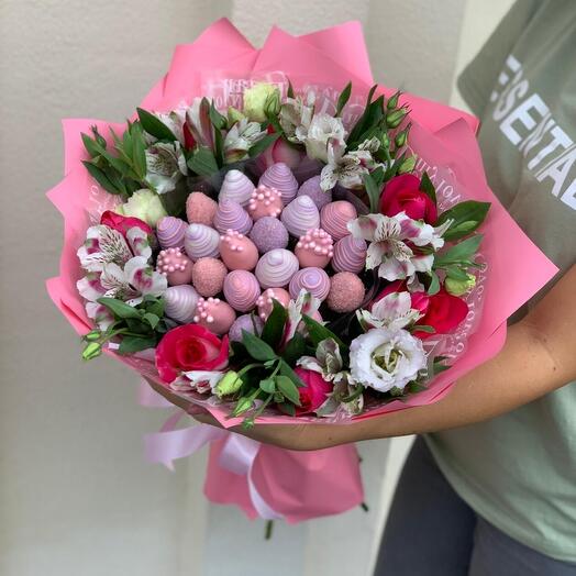 Клубника в шоколаде + микс из цветов