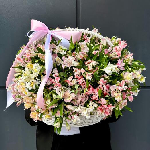 Wow-корзина из нежных 75 альстромерий💖