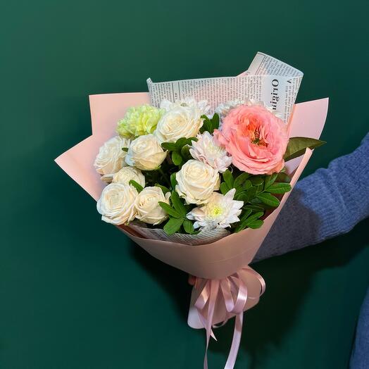 Ramo con rosa de peonía