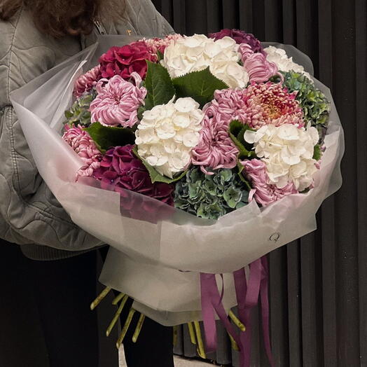 Hortenzia krizantémmel