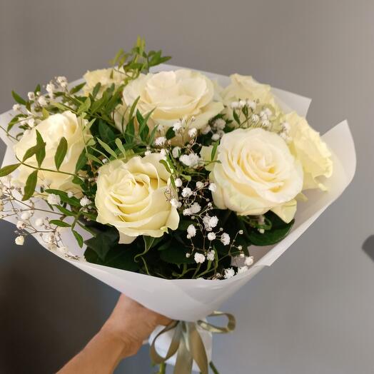 Монобукет из белых роз