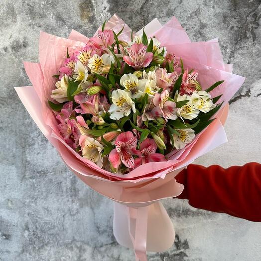 Букет из альстромерий