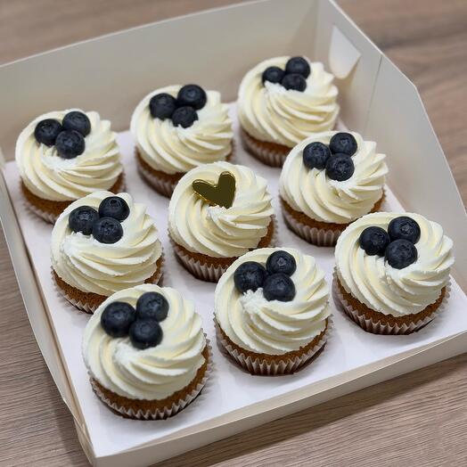 Капкейки 9шт украшенные голубикой