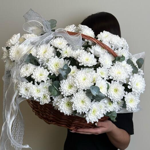 Корзина с хризантемами