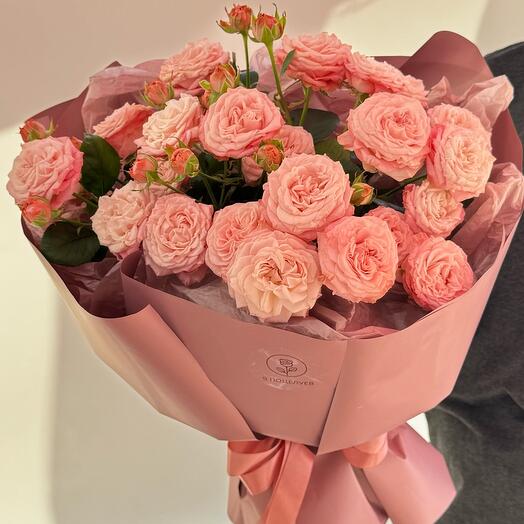 Bouquet of premium bush roses by Madame Bombastik