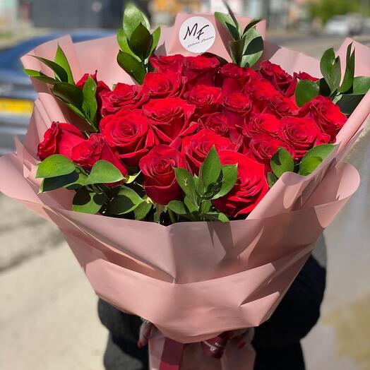 25 красных роз