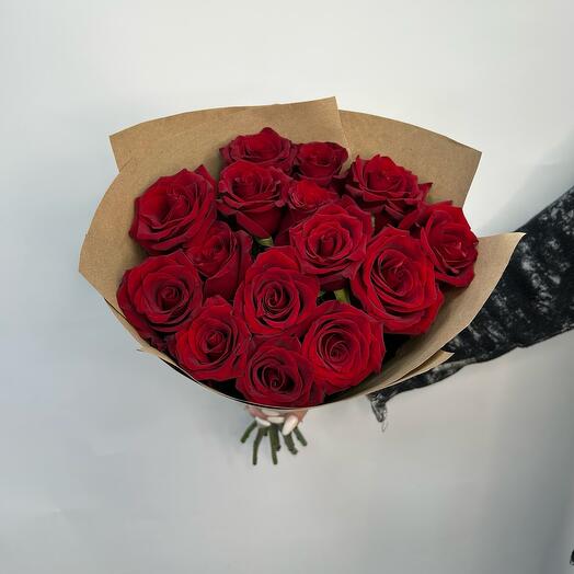 Monobucket of 15 red roses Red Naomi 60cm