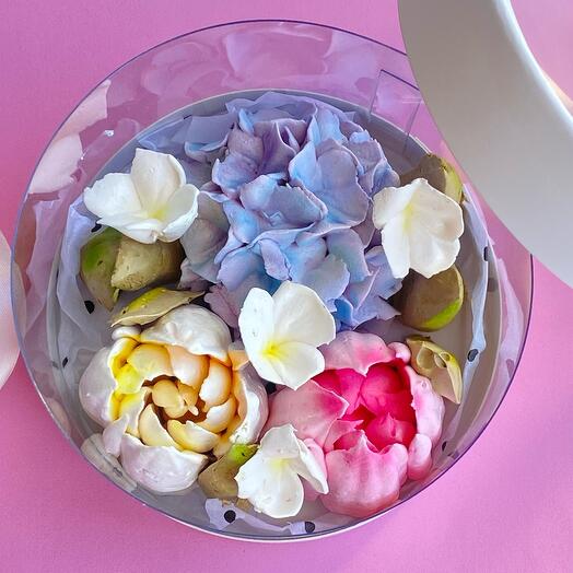 Marshmallow flowers in a hatbox