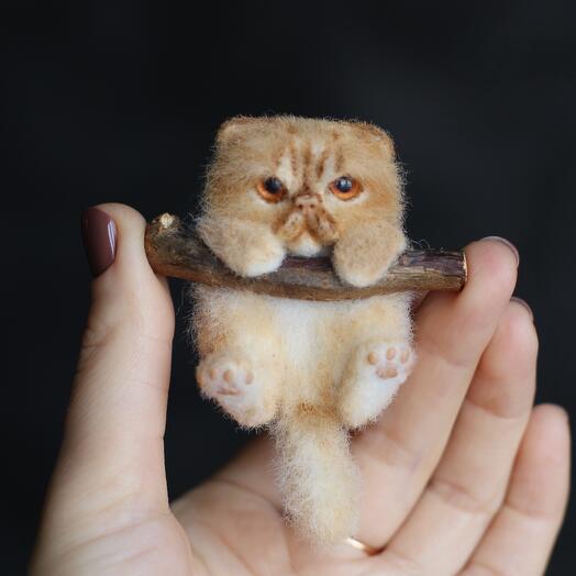 Брошь персидский кот из шерсти