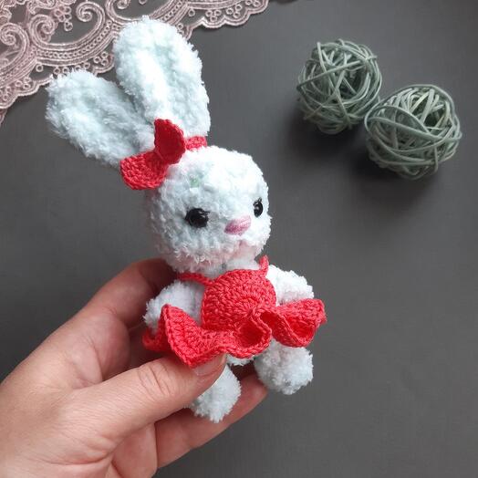 Зайчик мятный. Игрушка в ладошку в розовом сарафанчике