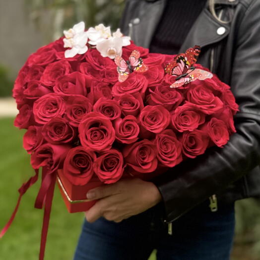 Red Roses in a Heart Box