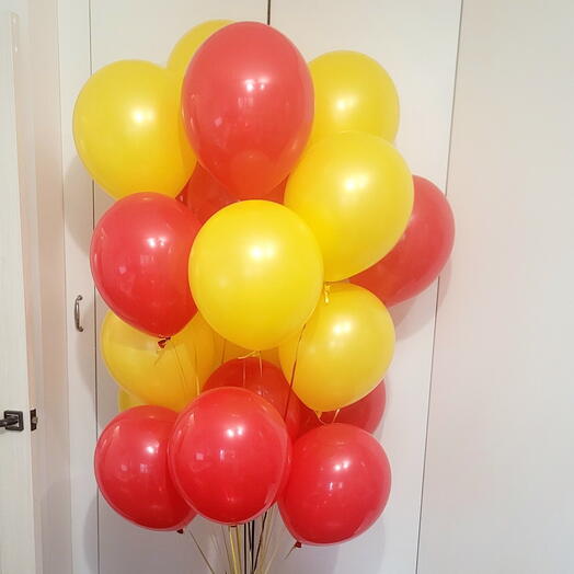 20 helium balloons. Balloons to the ceiling. The range can be changed to your taste