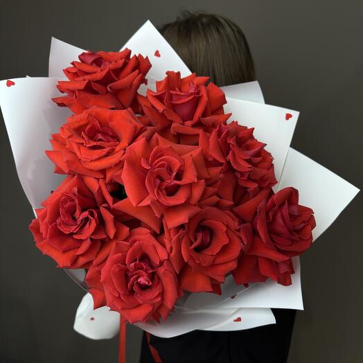 Алые розы ♥️♥️♥️